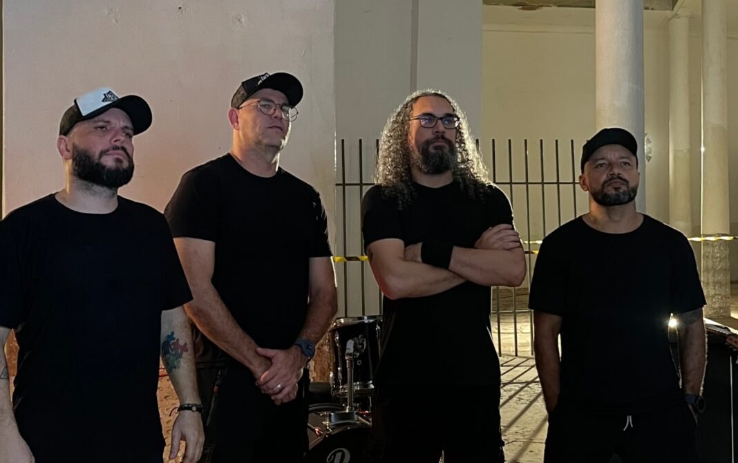 Banda e produtora fazem parceria